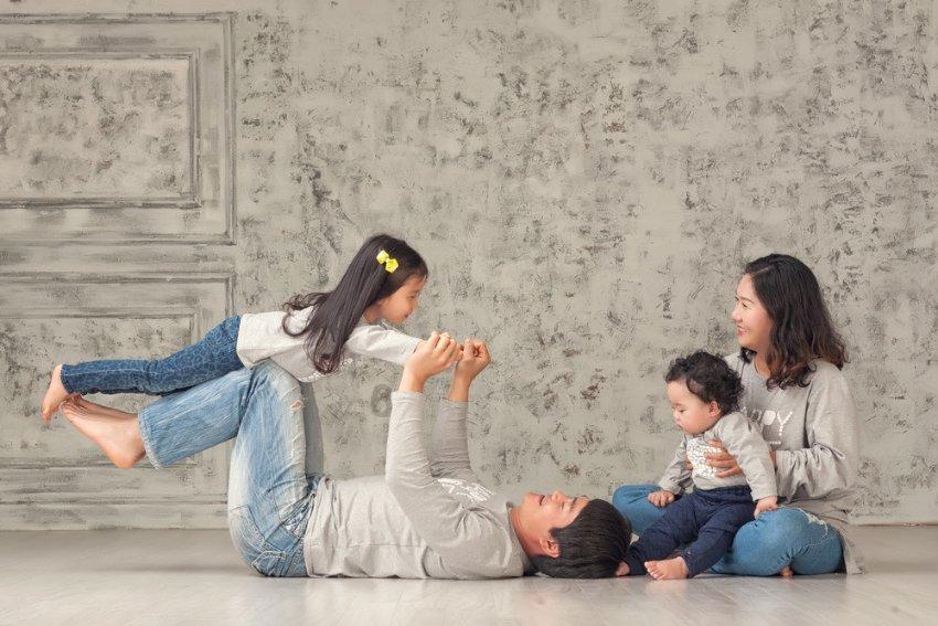 手抖是帕金森的表现吗？