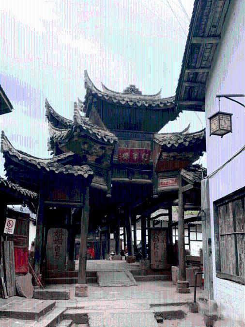 逃离外祖母家